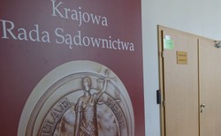 KRS ws. uchwały trzech Izb SN: Sędzia nie może powstrzymać się od orzekania...