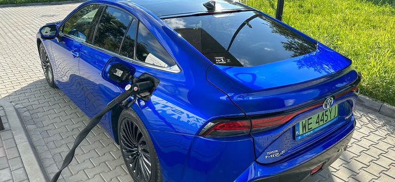 7 mln km w dwa lata. Taksówkarze zachwyceni, Toyota świętuje sukces