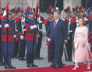 Chiny umacniają się na podwórku USA