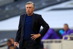 Carlo Ancelotti zaniemówił na konferencji. "Kto? Nie znam go"