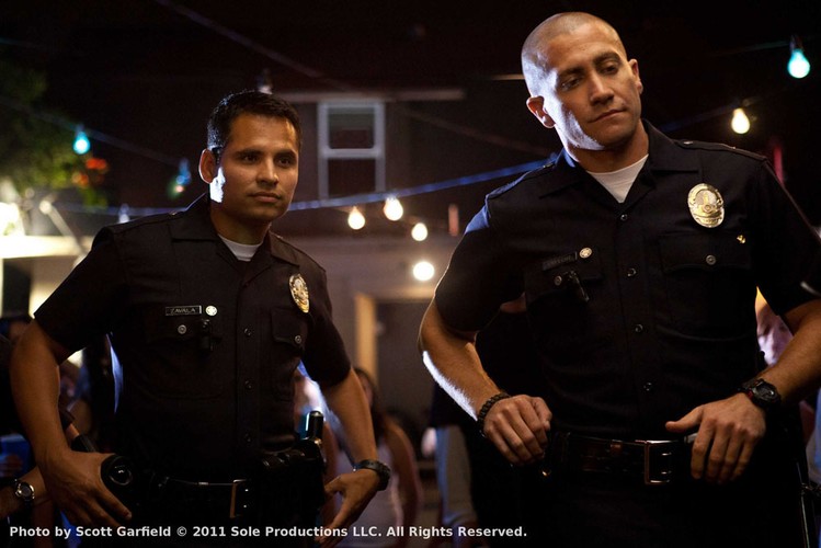 Jake Gyllenhaal i Michael Pena w filmie 'Bogowie ulicy'