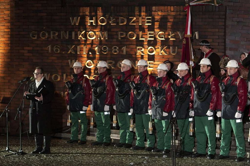 Gwizdy i krzyki, bo prezydent  oddawał hołd zabitym górnikom