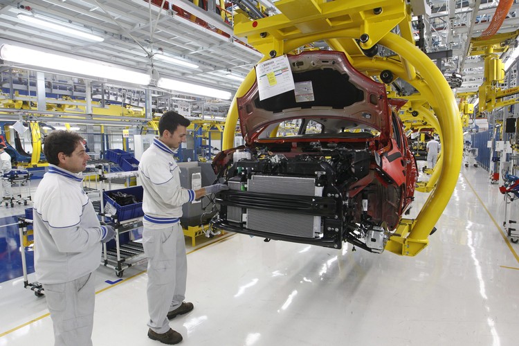 W fabryce w Pomigliano zaprezentowano nowy model fiata panda, który docelowo zastąpi ten produkowany od ponad ośmiu lat w Tychach