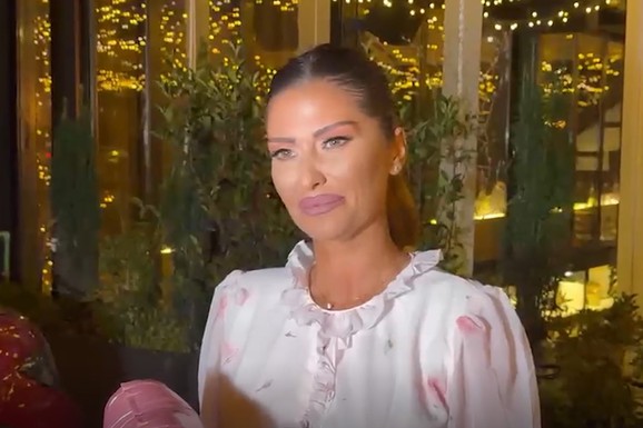 "KUPUJEM KUĆU U RESNIKU" Ana Radulović o Bojani Lazić, Eliti 10 i papreno skupom autu: "Svi misle KO ZNA KO MI GA JE POKLONIO, teško je steći takvo vozilo" (VIDEO)