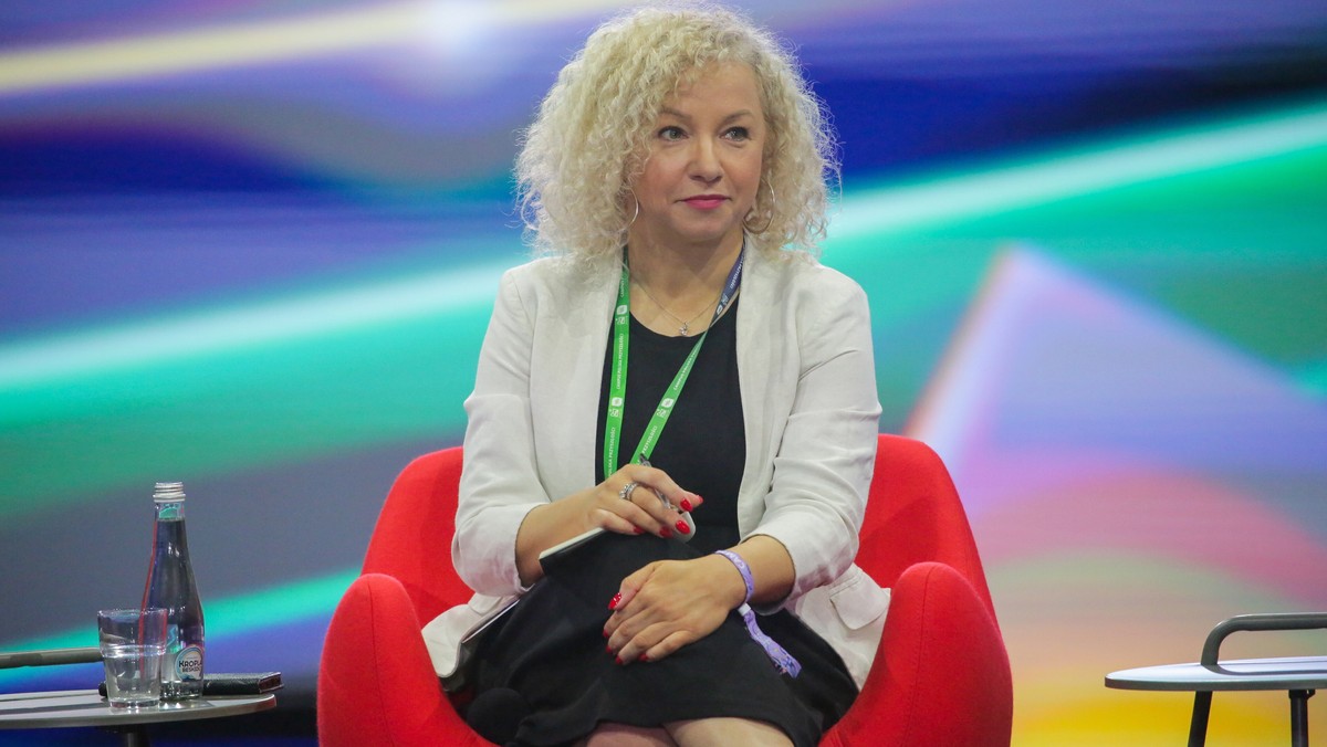 Posłowie Prawa i Sprawiedliwości pytają minister Katarzynę Kotulę o działania na rzecz Polaków. Odpowiedzi czekają od trzech miesięcy [Źródło: Onet]