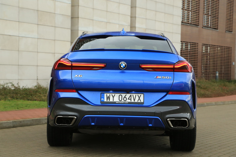 BMW X6 M50i