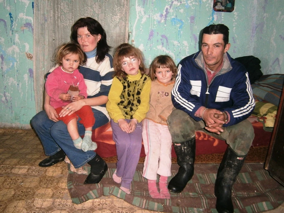 Nema socijalne pomoći jer nemaju lične karte:Rade i Dobrinka Novaković sa decom