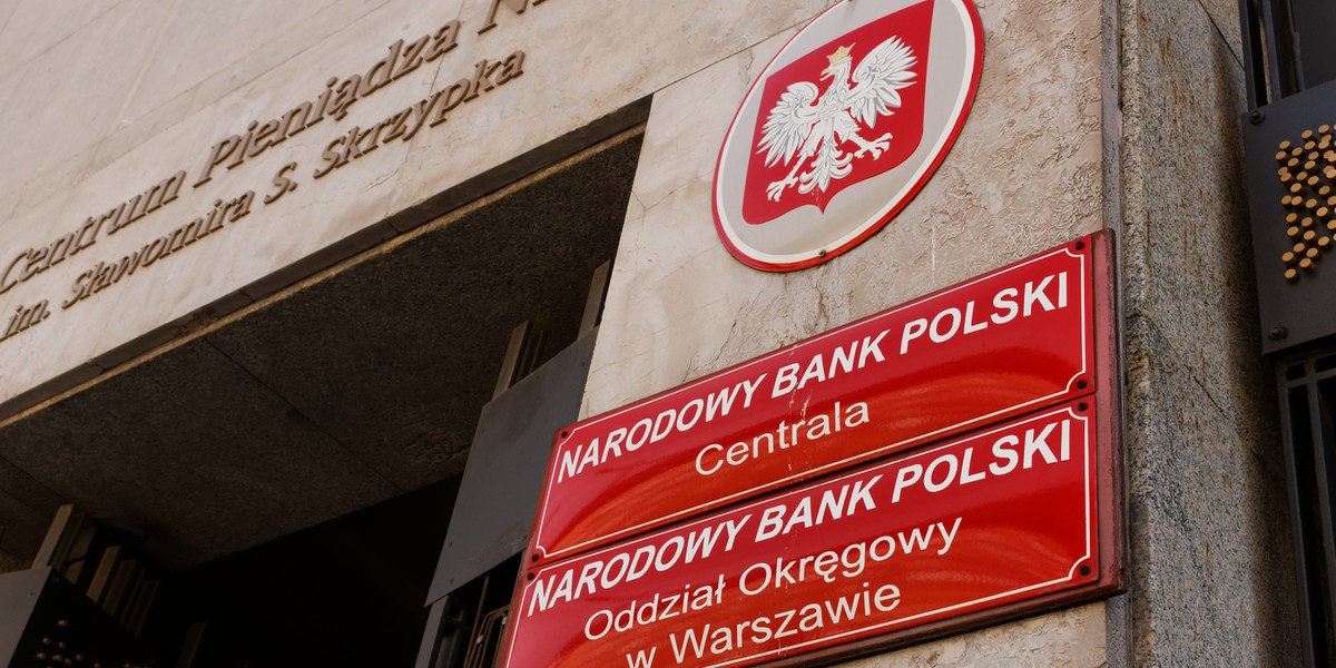 Ekspert NBP przestrzega: zachowanie odpowiedniej ostrożności przez banki jest konieczne. W obecnej sytuacji jednak, zamiast przyjmować zachowawczą postawę i ograniczać podaż kredytu, w interesie całej gospodarki i swoim własnym, banki powinny udostępniać kredyt dla wiarygodnych klientów.