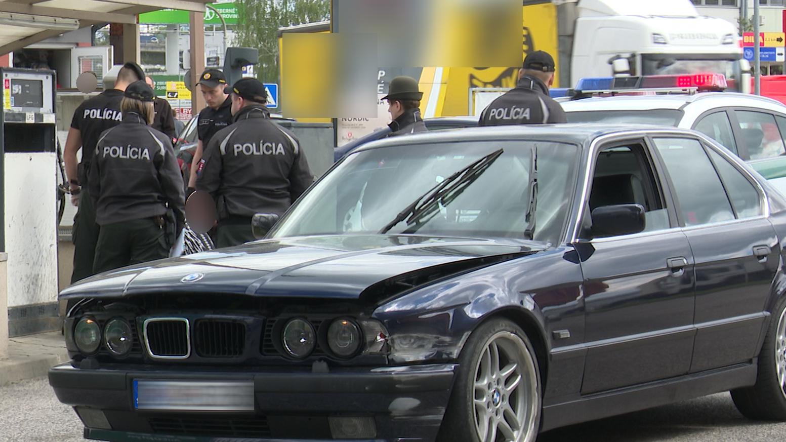 Policajti v Žiline použili varovné výstrely, aby unikajúci mladík zastavil