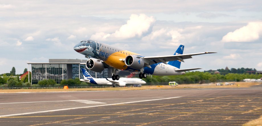 Embraer E190-E2 był jednym z samolotów prezentowanych na Farnborough International Airshow 2018