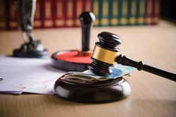 Ksiądz zdefraudował ponad milion złotych. Usłyszał wyrok