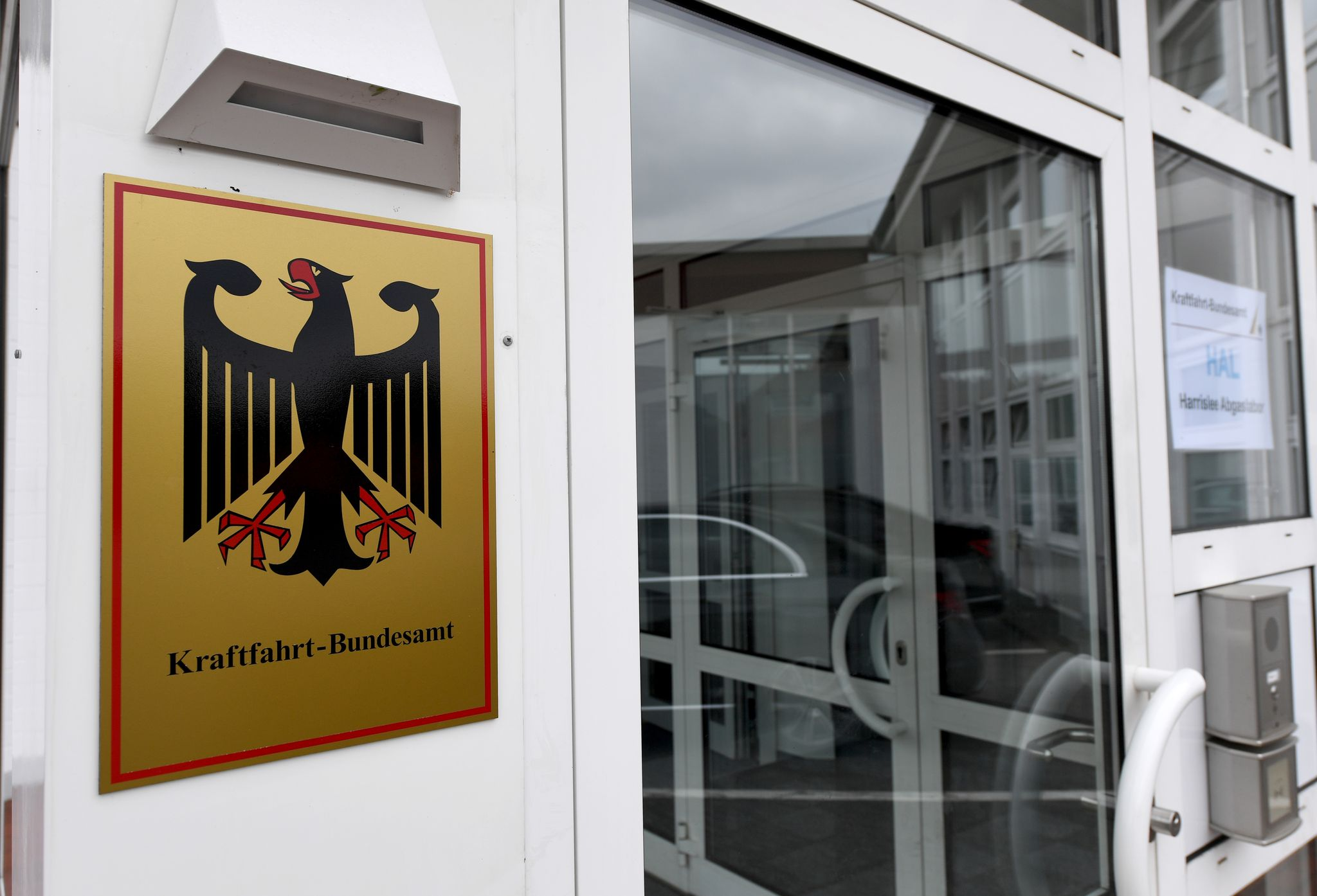 Fahrerlose Elektro-Shuttles erhalten bundesweite Genehmigung – Tests starten in Hamburg