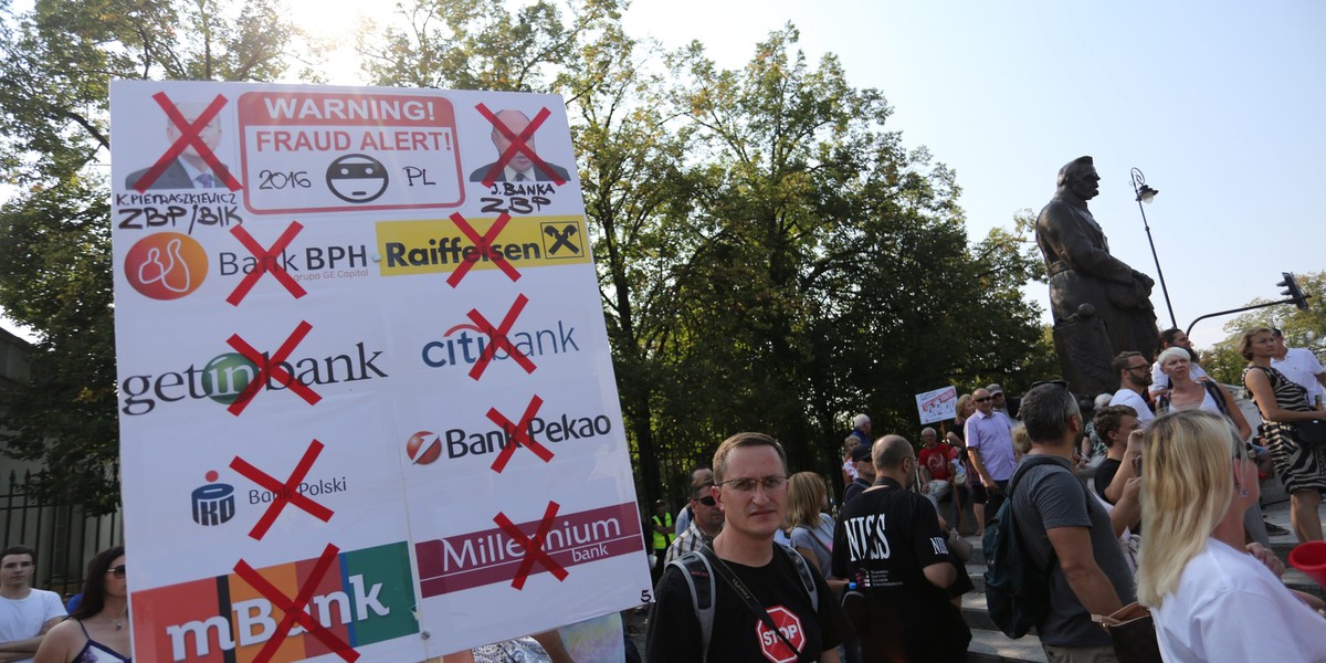 Na zdjęciu: demonstracja frankowiczów w Warszawie we wrześniu 2016 roku