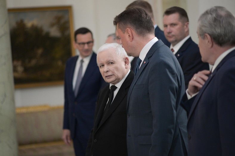 Jarosław Kaczyński w trakcie uroczystości powołania go w skład Rady Ministrów