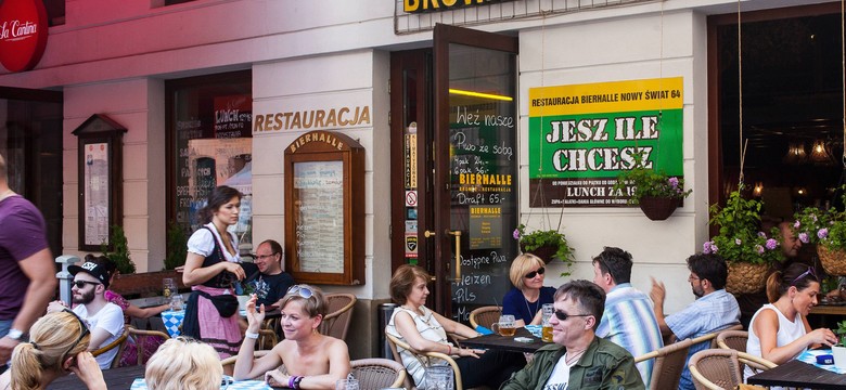 W największych miastach Europy na ulicach dominują butiki. Polska tworzy alternatywną historię