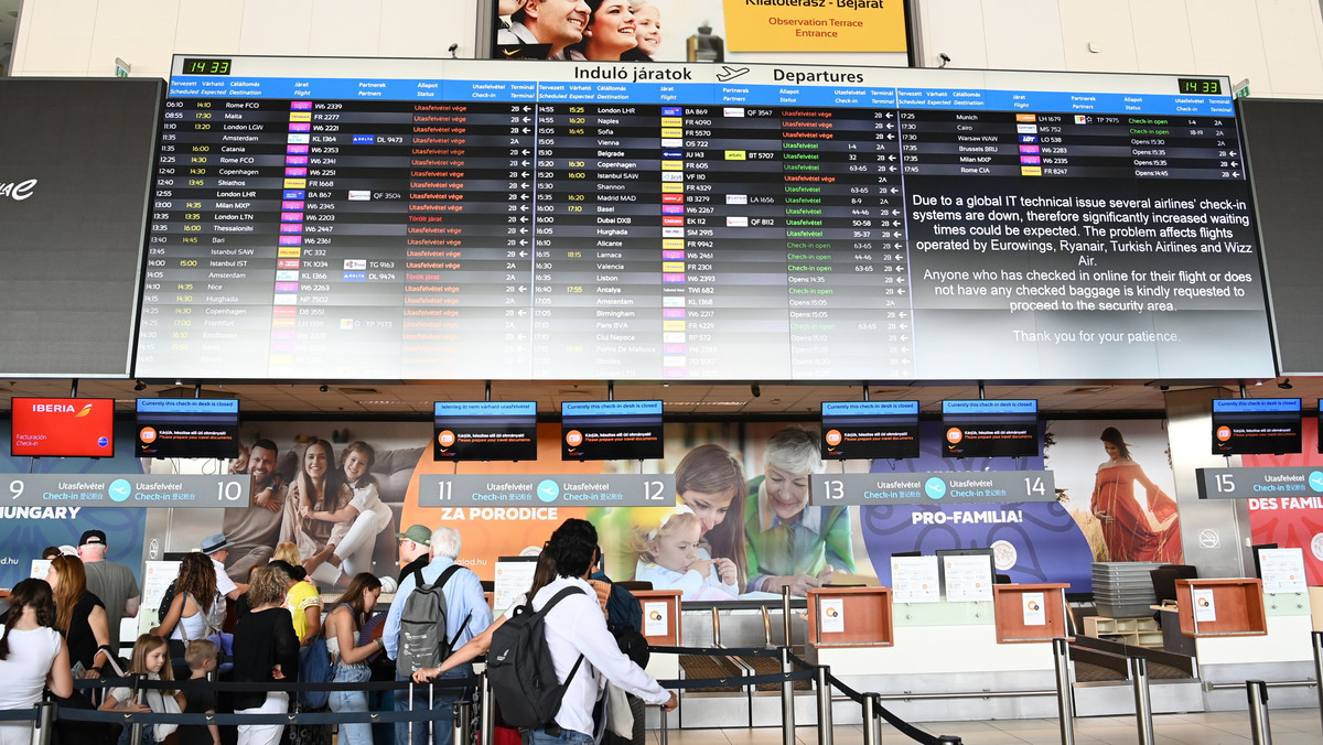 Systemy Wizz Air już działają. Wiadomo, co z odwołanymi lotami