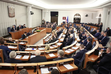 Senat za obcięciem pensji parlamentarzystom
