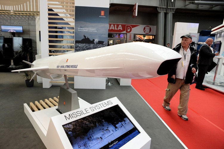 Tematem wiodącym 26. edycji MSPO jest 100-lecie odzyskania niepodległości - dlatego po raz drugi w historii wystawy, Polska jest na niej krajem wiodącym.
<br>
Wystawę uzupełnią konferencje, seminaria i spotkania branżowe. Z okazji 100-lecia niepodległości Polski zaplanowano konferencję nt. organizacji proobronnych. Kolejna, przygotowana przez Ministerstwo Spraw Zagranicznych i Ministerstwo Przedsiębiorczości i Technologii, będzie dotyczyła pozyskiwania środków z Europejskiego Funduszu Obrony.

<br><br>
<b>Na zdjęciu:</b>Pocisk Naval Strike Missile