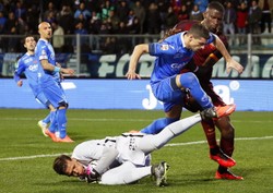 Liga włoska: Roma lepsza od Empoli w "polskim" meczu. Porażka Torino. WIDEO