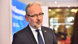 Minister Niedzielski: rekomenduję noszenie maseczek