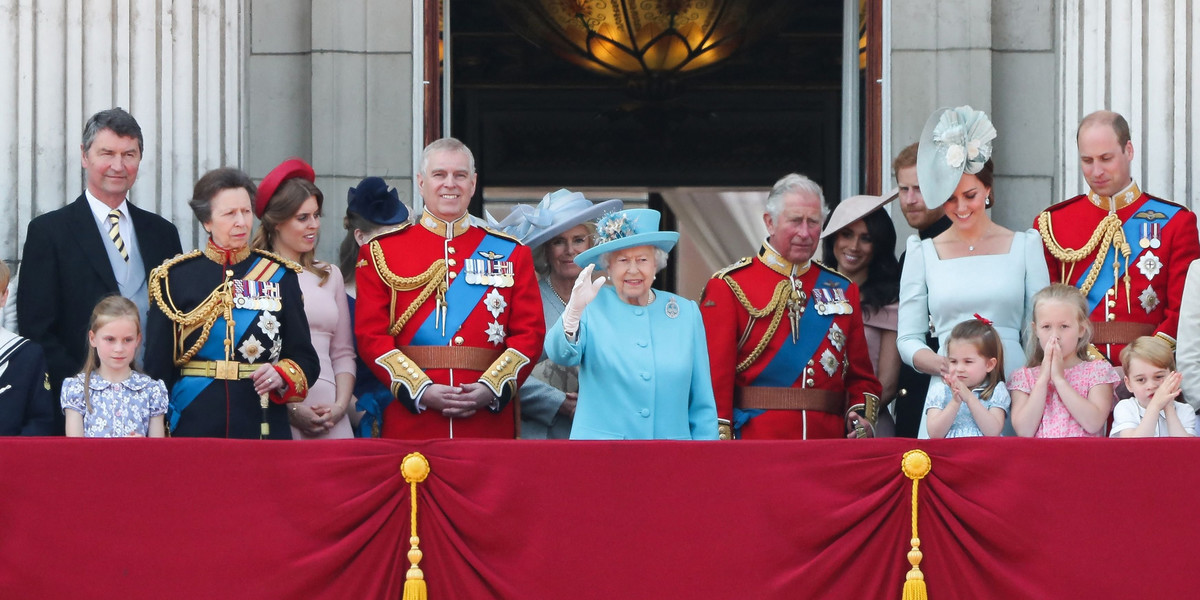 Księżna Diana i książę Karol mieli sekretną córkę. Najdziwniejsze teorie spiskowe o brytyjskich royalsach.