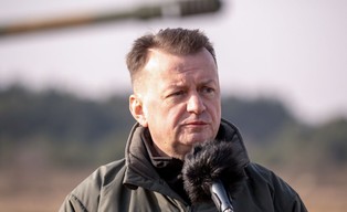 Błaszczak: Mamy nadzieję, że zamówione wyrzutnie HIMARS pojawią się jeszcze w tym roku