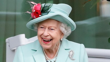 Królowa Elżbieta celebruje zawody jeździeckie Royal Ascot. Uśmiech nie schodził z jej twarzy