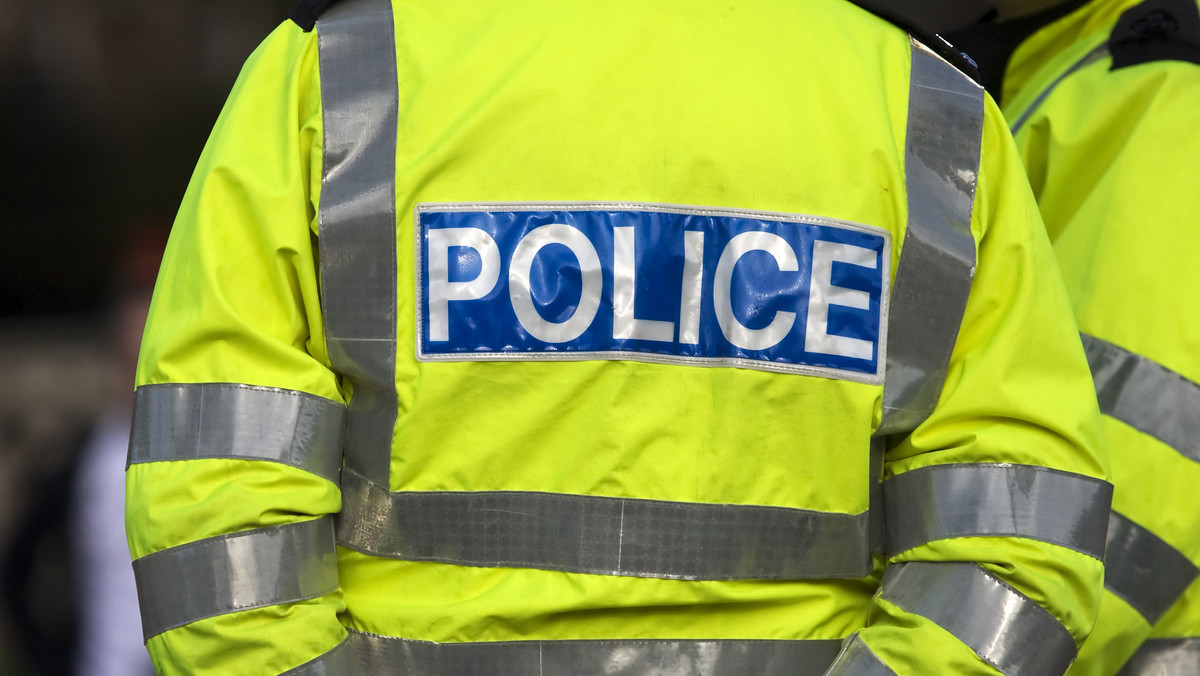 Brytyjska policja zatrzymała w czwartek rano siedem osób pod zarzutem prowadzenia i wspierania działalności terrorystycznej. Dwie osoby aresztowano w Londynie, a pięć na południu Walii.