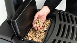 to już hit. ludzie na własną rękę sprowadzają tani pellet zza granicy,