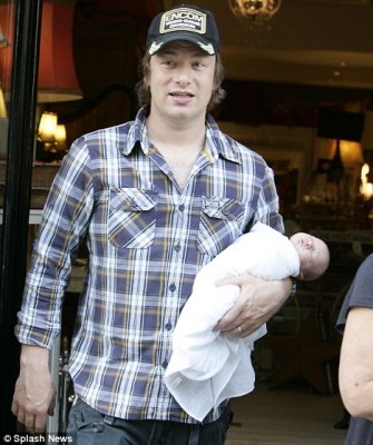 25866_jamie-oliver-daily-mail-400-d0001EDED7e268eb7e1e6