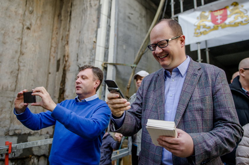 Kampania wyborcza w pełni. Samorządowcy lansują się na budowach