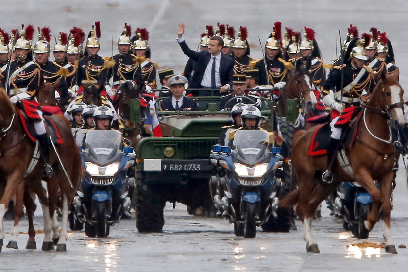 14 lipca prezydent Macron będzie odbierał defiladę wojskową w Paryżu. 