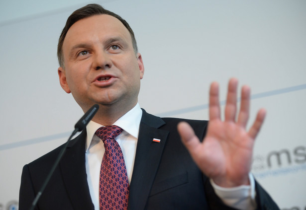 Prezydent Andrzej Duda powiedział, że Rosja poprzez swoje działania w Syrii i na Ukrainie zmierza w kierunku nowej zimnej wojny.