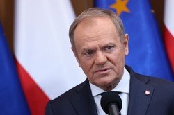 Tusk ostro o głosowaniu PiS w PE: To pachnie zdradą