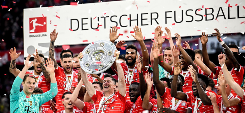 Mistrzowska feta Bayernu okraszona kiepskim występem z VfB Stuttgart