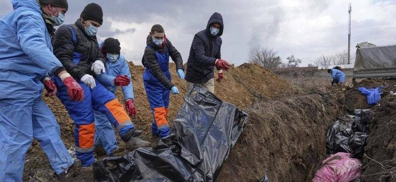 Inwazja Rosji na Ukrainę. Masowe mogiły w Mariupolu [RELACJA NA ŻYWO]