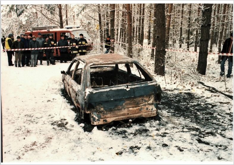 Spalony samochód (materiały policyjne)