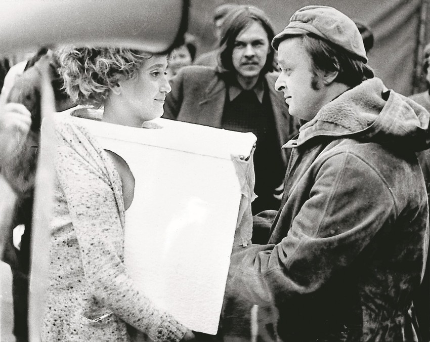 VALI EKSPORT, Bioskop na dodir, 1968 © VALIE EXPORT   Pravo na korišćenje fotografije Beč 2022  Ljubaznošću Harim Galerije, Beč