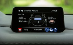 Mazda CX-5 odmieniona i już w Polsce. Nowy silnik, ciszej w kabinie i lepsze wyposażenie