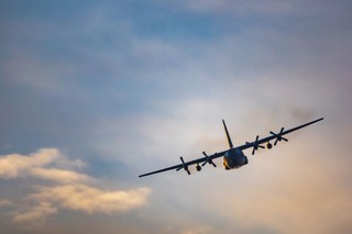Tajemniczy atak na samolot Bundeswehry. Kto strzelał na niemieckim lotnisku?