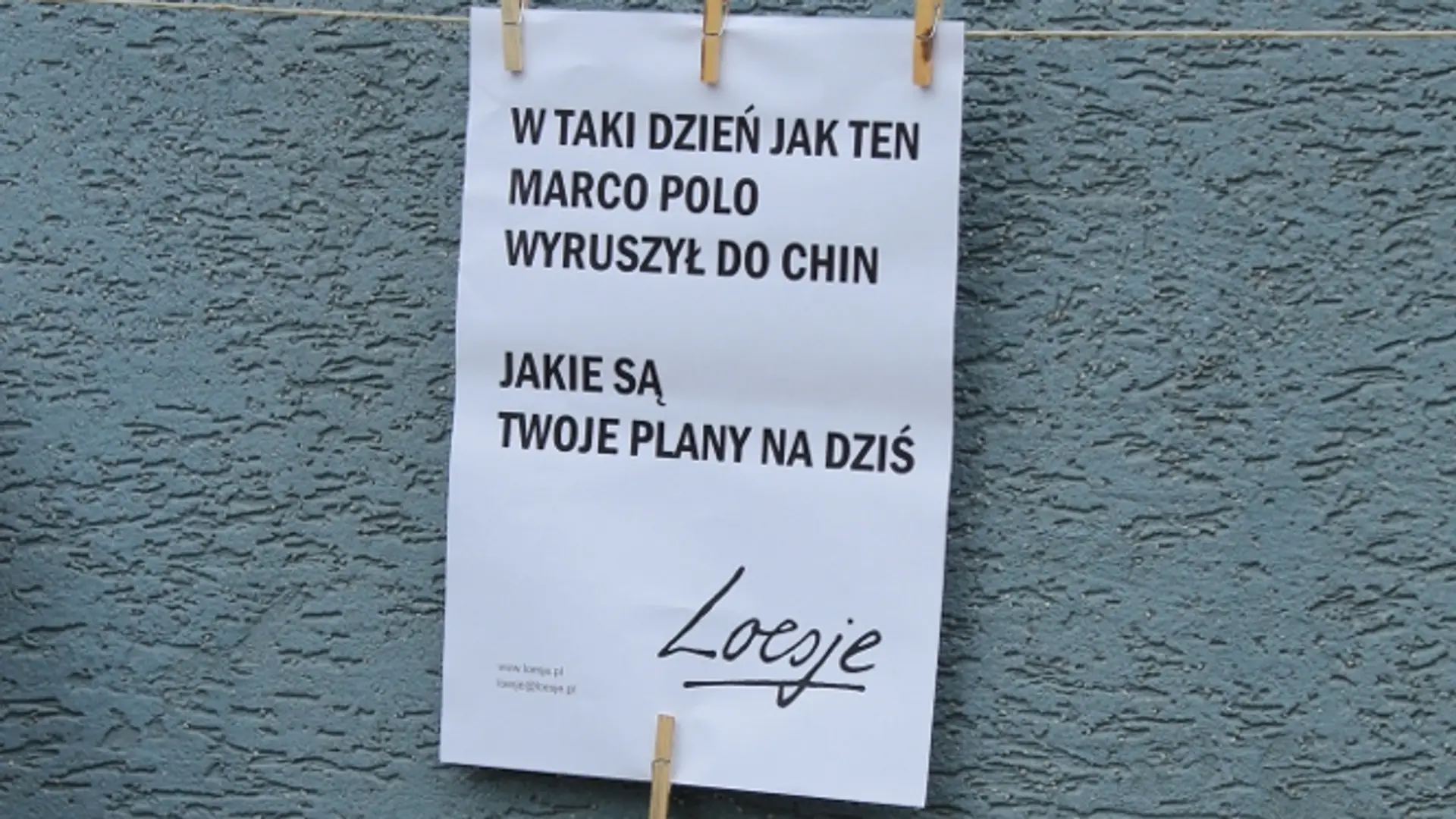 'Zrób komuś dzień dobry'. Uliczna poetka Loesje prostym słowem chce zmieniać świat [WYWIAD]