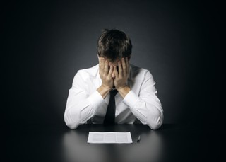 Ubezpieczenia: Konsumenci nadal skarżą się na „polisolokaty”. Ale to nie jest jedyny problem