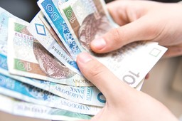 Honorarium autorskie, a wynagrodzenie minimalne. Szykują się korzystne zmiany dla pracowników?