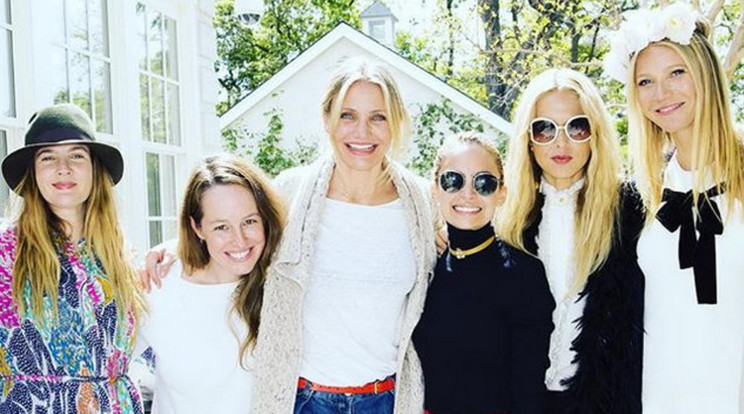 Gwyneth Paltrow és barátnői /Fotó: Northfoto