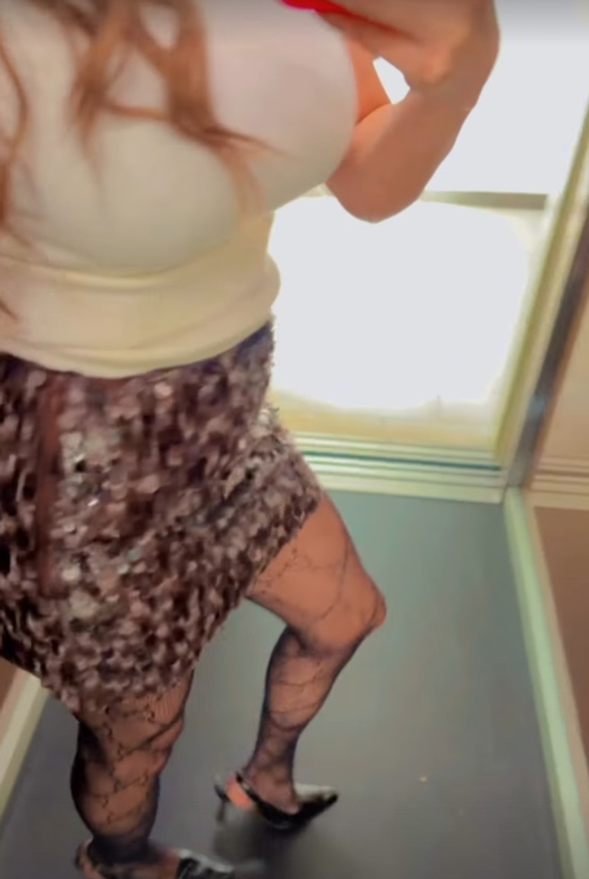 Luna pokazala duge noge