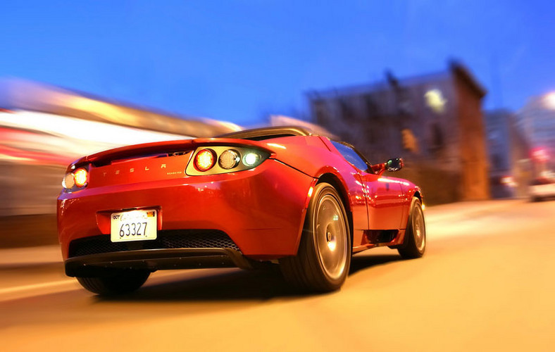 Tesla Roadster przyjedzie do Europy