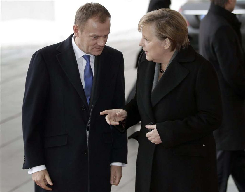 Cmok, cmok! Tak Tusk witał się z Merkel