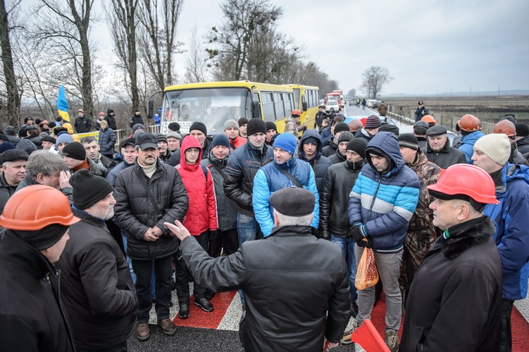 UKRAINA. Smereków. Protest górników i blokada drogi