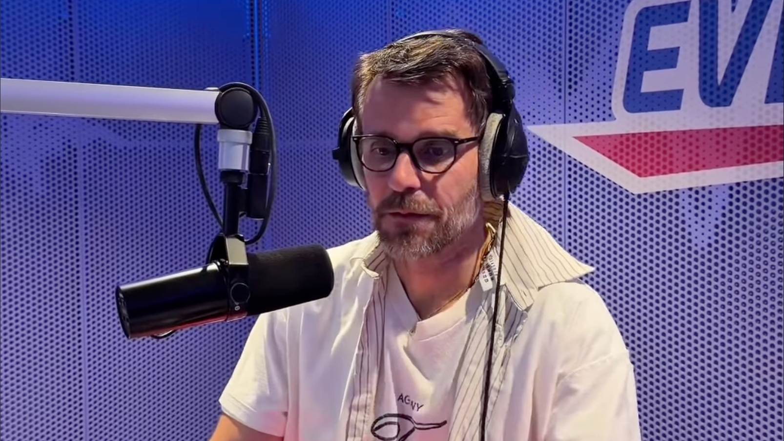 Český moderátor Leoš Mareš. 