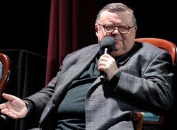 Mann bluźni na antenie. Posłuchaj zabawnej wpadki dziennikarza